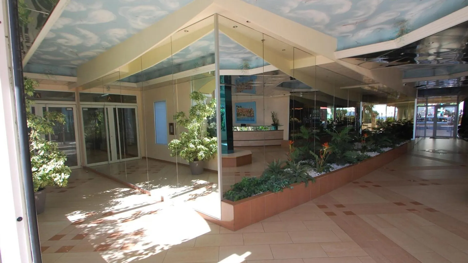Studio Renove Avec Balcon Et Garage En Plein Coeur De Menton - Fr-1-196-375 Lägenhet