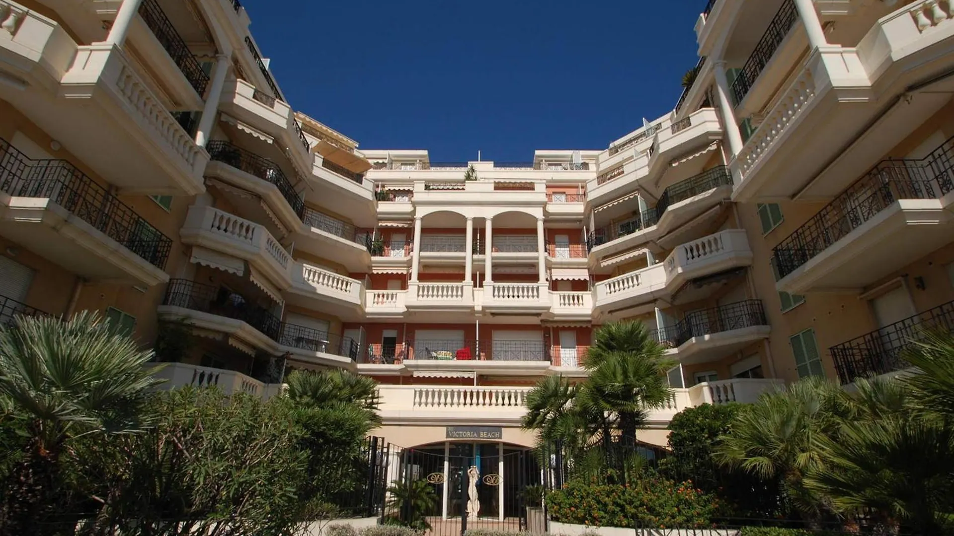 Studio Renove Avec Balcon Et Garage En Plein Coeur De Menton - Fr-1-196-375